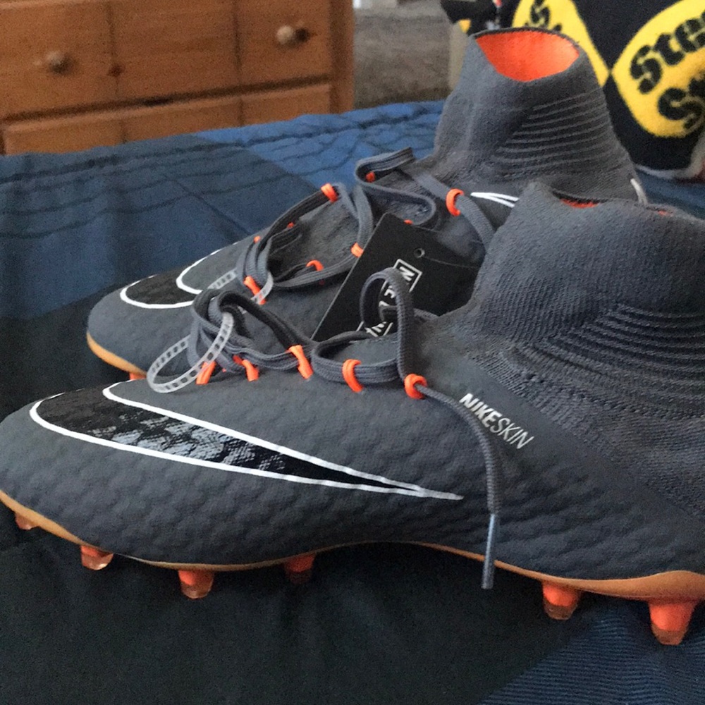 Authentic Nike Hypervenom Phantom 3 Pro Firm